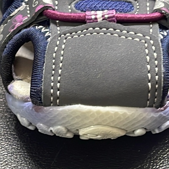 Apakowa Kids Girl Soft Sole Closed Toe Sandals SIZE 29 - Picture 7 of 13